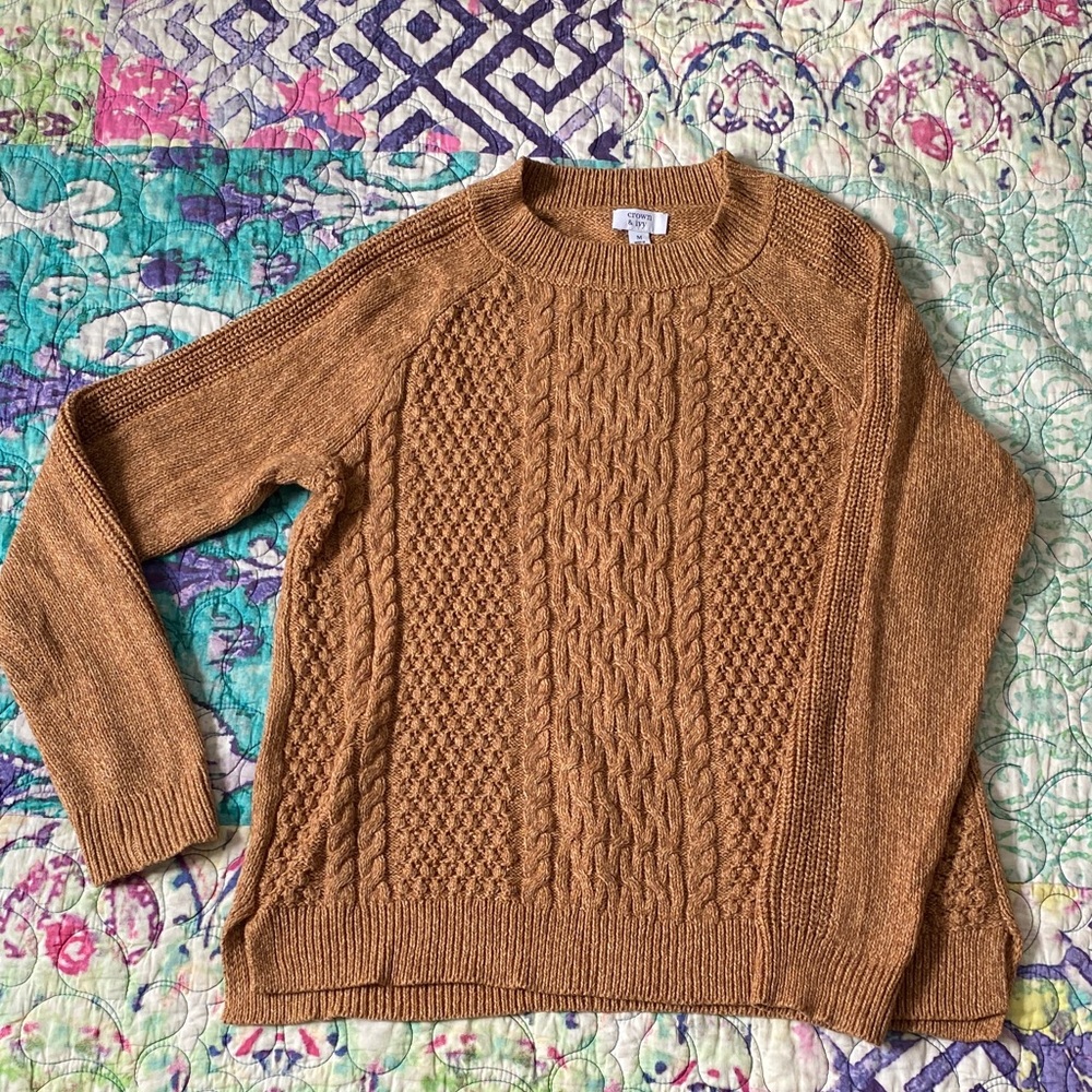 crown & ivy Cable Knit Crewneck Sweater in Camel